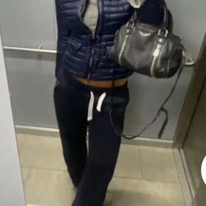 Russemerch byxor  - Säljer mina  nya russemerch mjuka byxor, har använda dom ca 2-3 gånger❤️