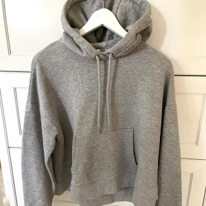 H&M Huvtröja - Huvtröja från H&M i storlek XS.🥰❤️