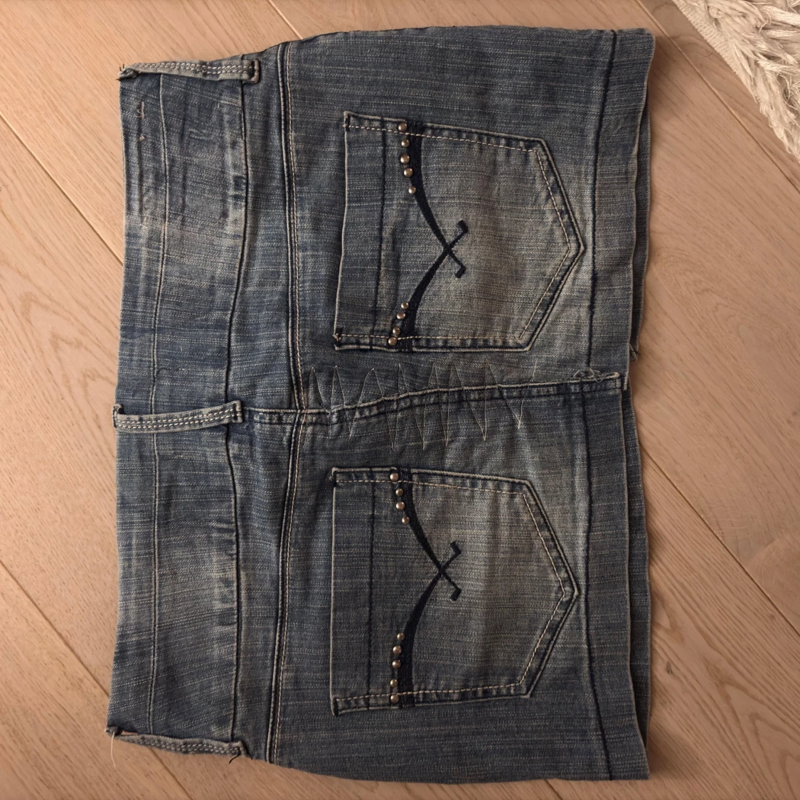 Jeanskjol med knappar - 1