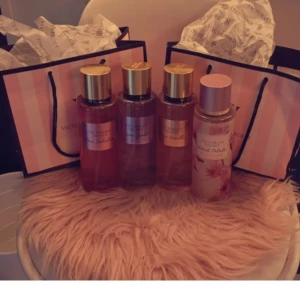 Parfymsamling från Victoria's Secret - Hej, säljer pure sedection och Love spell. Båda är nya och man får även med en påse vid köp. 175kr st.