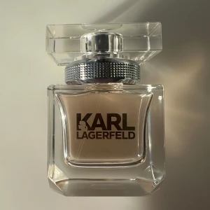 Parfym från Karl Lagerfeld - Nästan aldrig använd. 