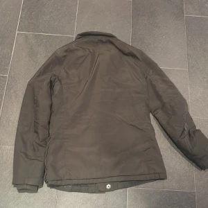 Olivgrön Fieldjacka - 9/10 skick | skriv för bud elr funderingar