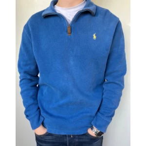 Polo Ralph Lauren - 👔 Sparsamt använd Ralph Lauren Halfzip. Har ni någon fråga skicka gärna ett pling 🛎️! |Storlek: M|
