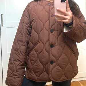 Jacka Zara - Superfin jacka ifrån Zara💕 Helt ny med prislappen kvar🤍