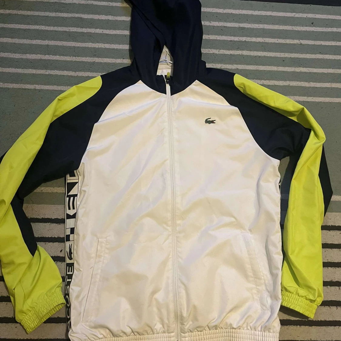 Flerfärgad vindjacka från Lacoste - 1