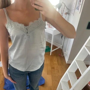 Linne med spets detaljer  - Jättefint linne från abercrombie and fitch🩷