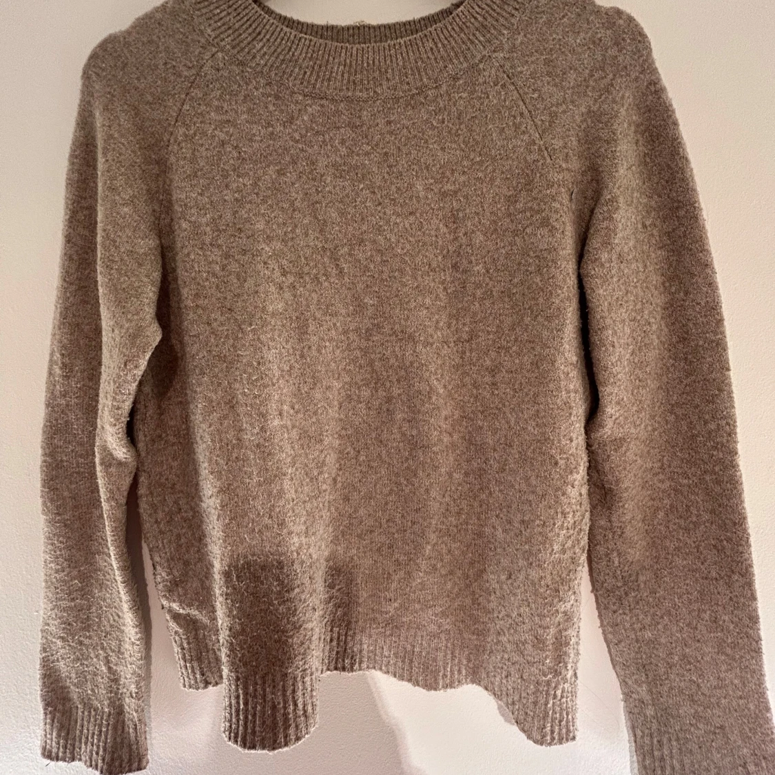 Beige stickad tröja från Vero Moda