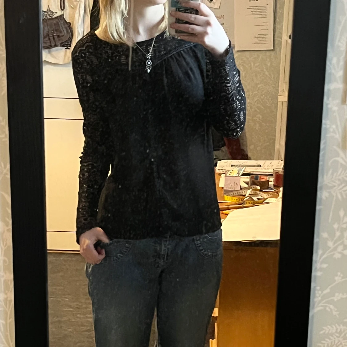 svart spetsblus från VILA