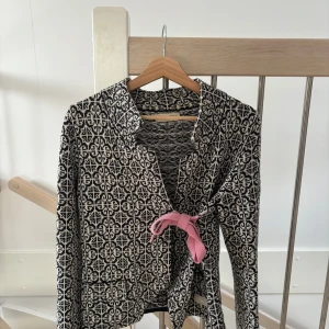 Odd molly kofta! - Jättesnygg Odd Molly kofta i svart/vitt