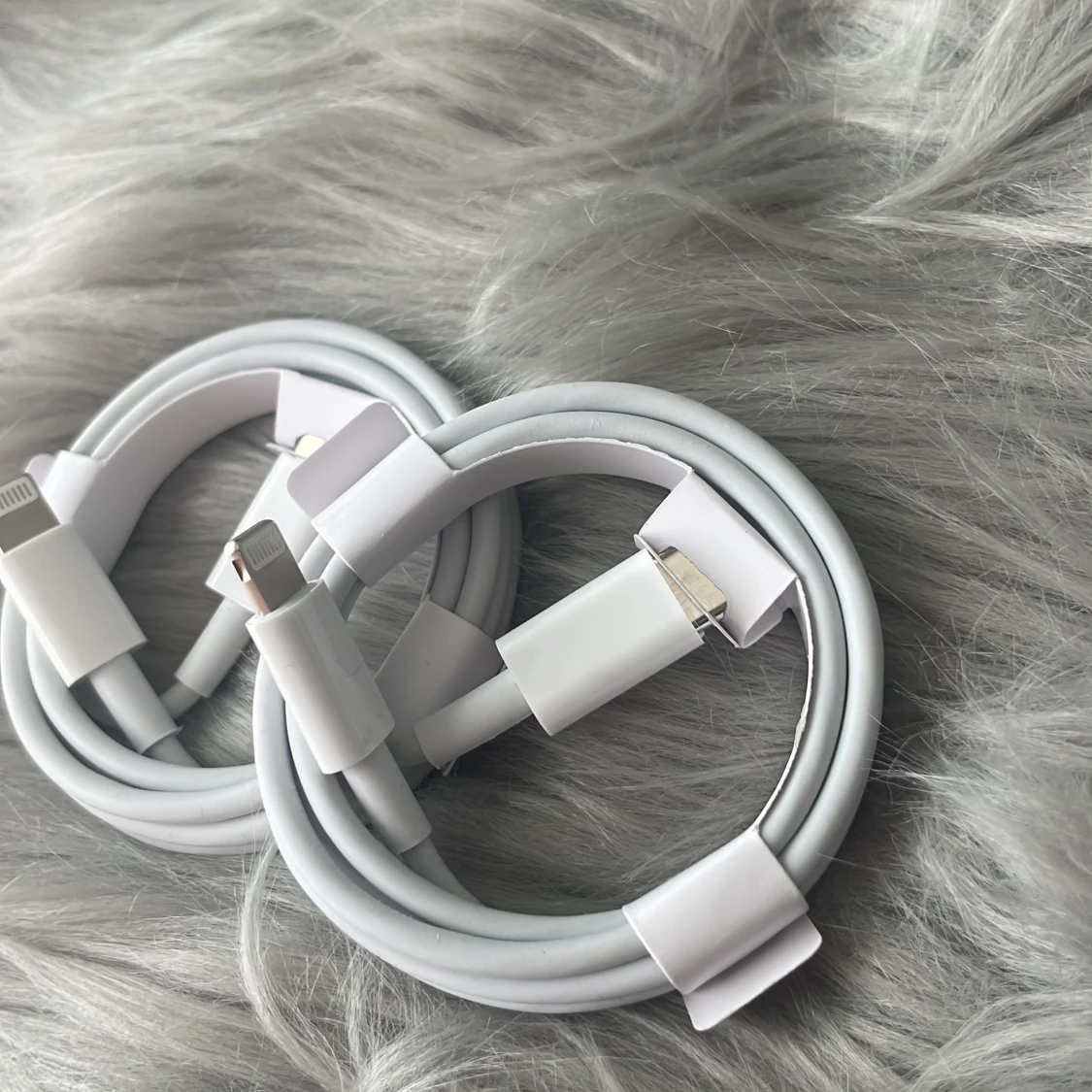 Vita USB-C till Lightning-kablar