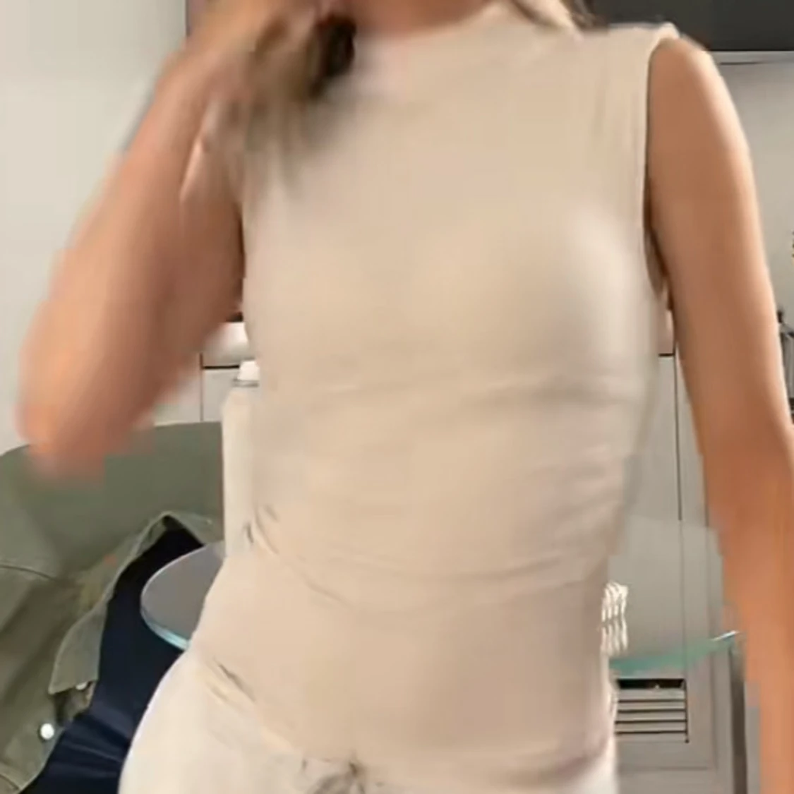 Vit ärmlös polotopp från zara  - 1