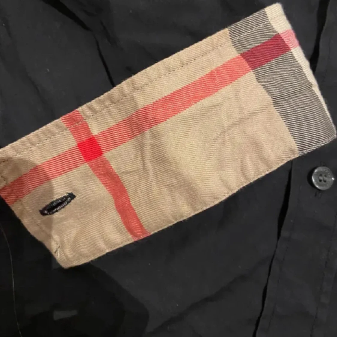 Svart skjorta från Burberry Brit med rutiga detaljer - 2