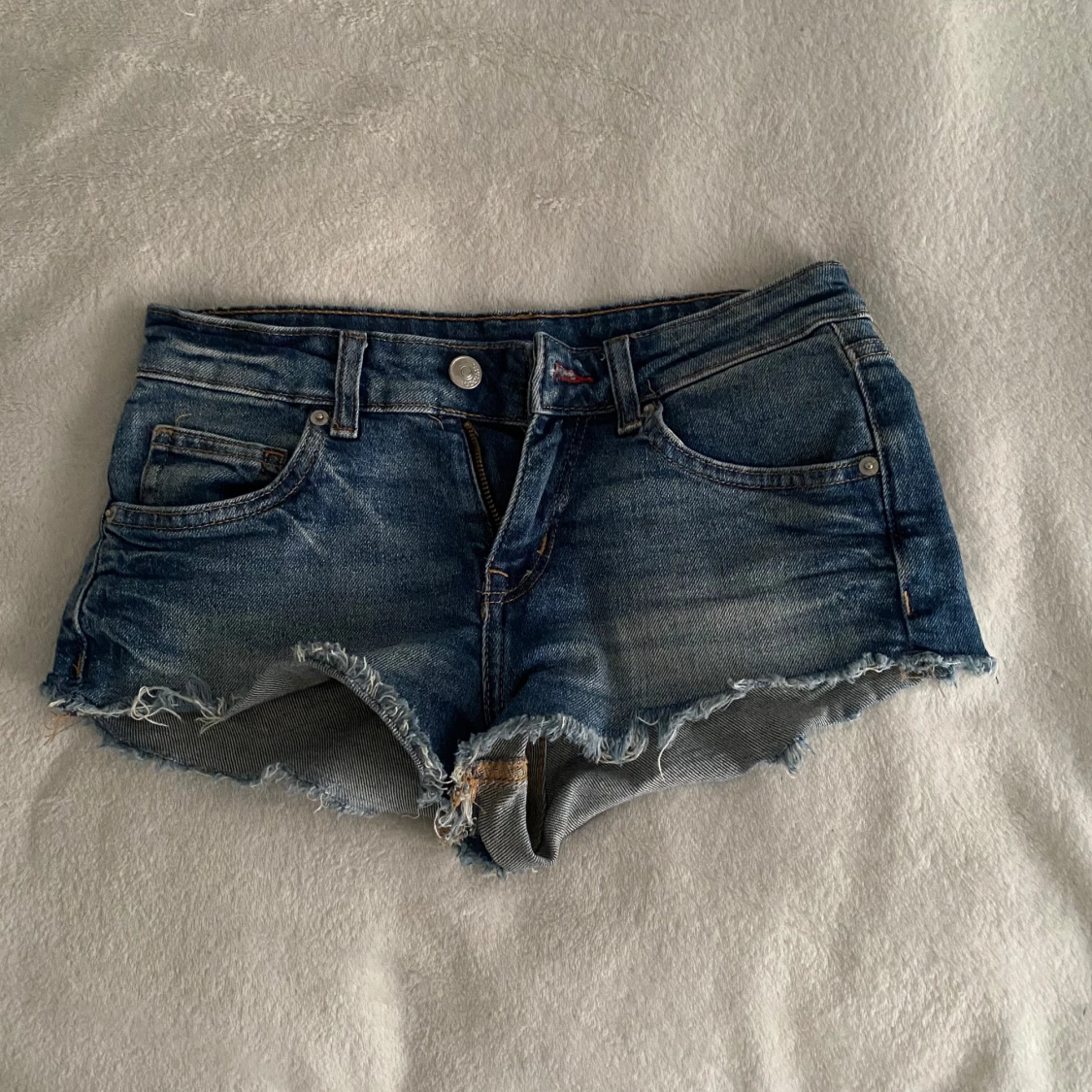 Blå jeansshorts från Divided