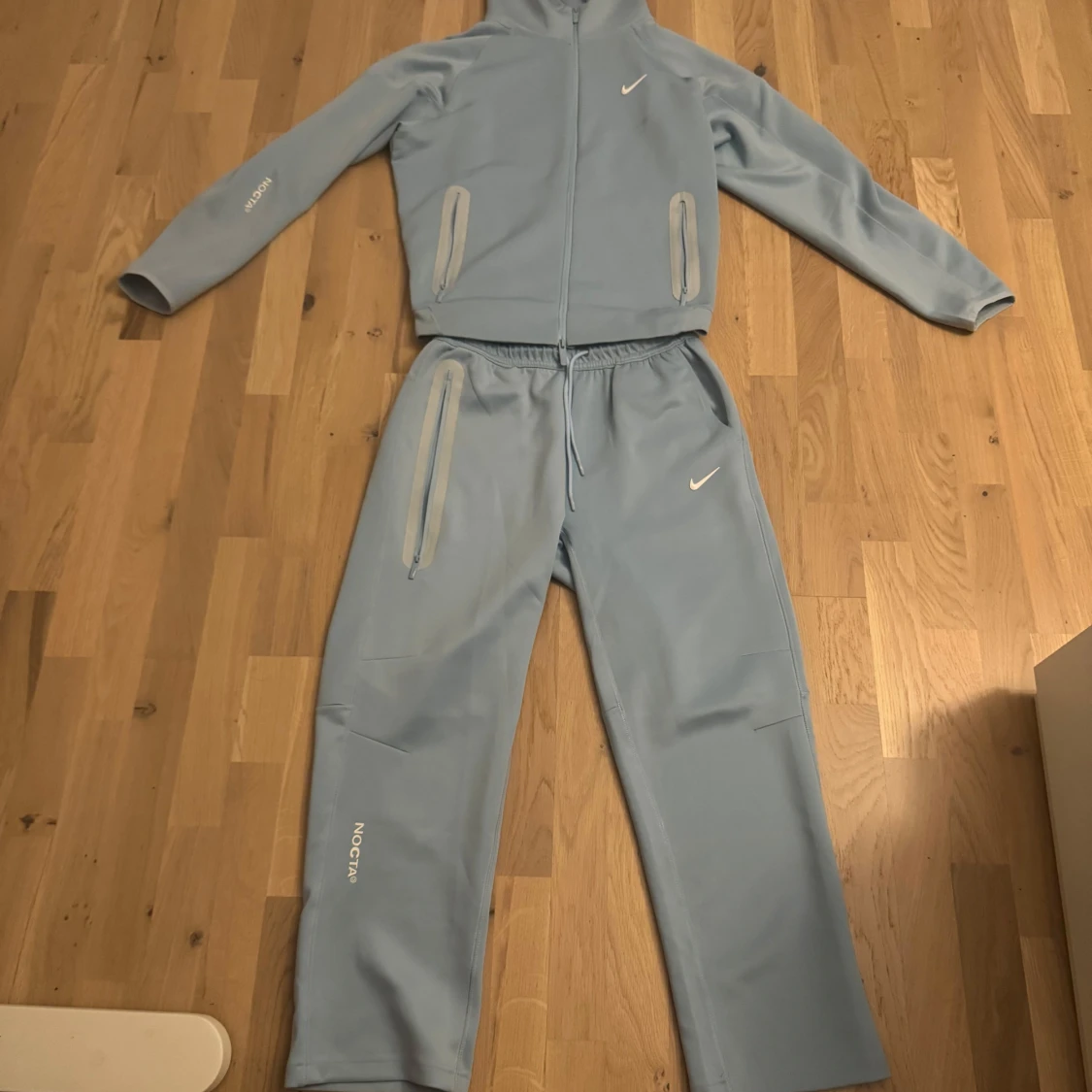 Ljusblå träningsset från NOCTA