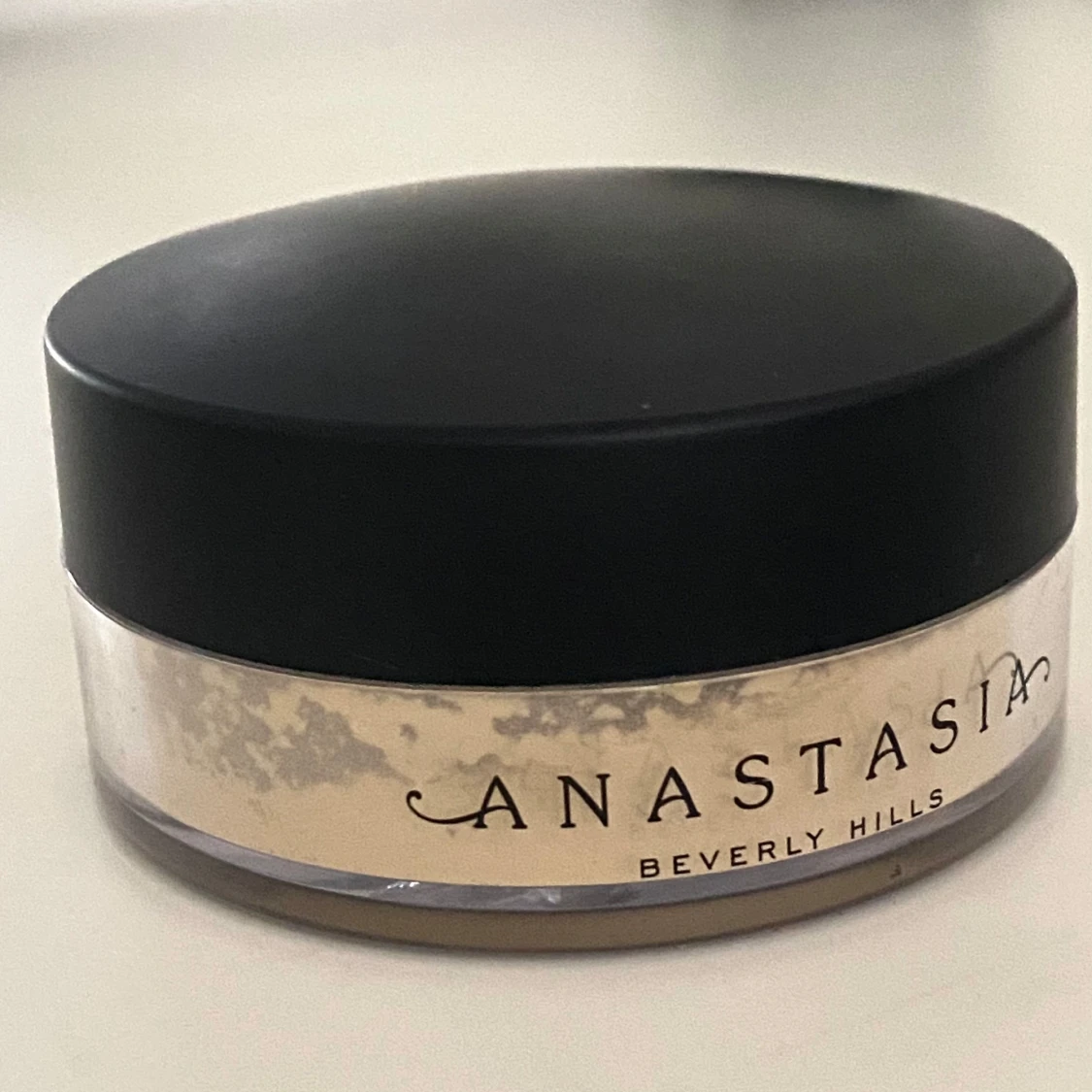 Anastasia Beverly Hills Setting Powder Banana - 1
