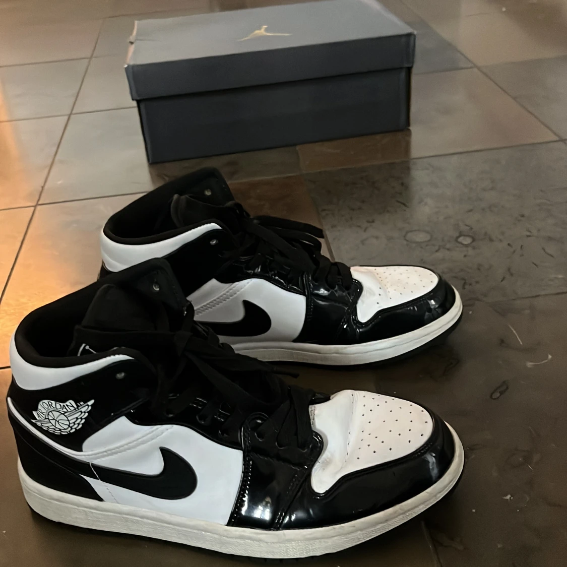 Nike Air Jordans svartvita sneakers - 2