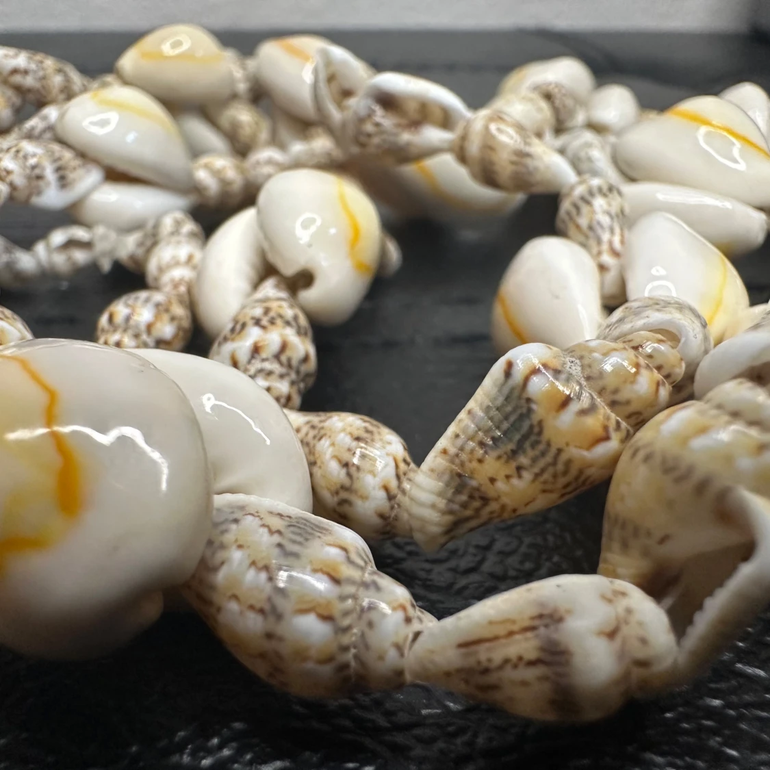 Vintage snäckhalsband – Retrofynd direkt från 70-talet för strandinspirerad bohostil - 3