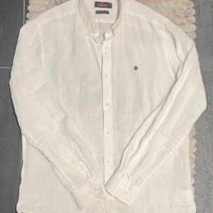 Morris linneskjorta  - Säljer nu denna Morris linneskjorta, skriv för fler bilder/frågor🙌🏼