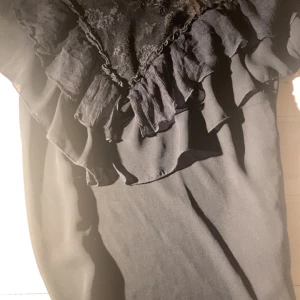 jättefin fest topp - typ helt ny, jätte fina detaljer S-M