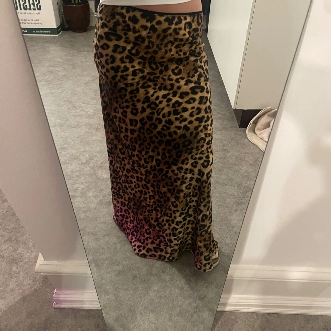 Leopardmönstrad långkjol från Neo Noir - 2