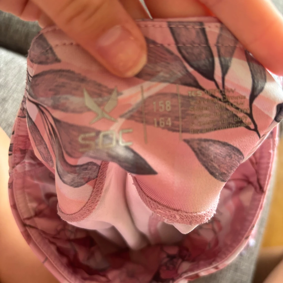 Rosa blommiga träningsbyxor från SOC - 1