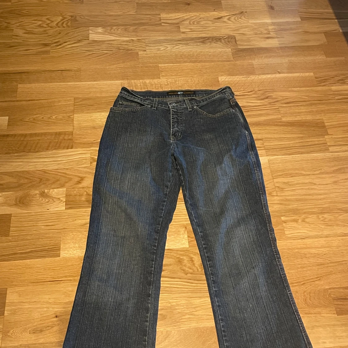 Blå bootcut jeans från Point Zero