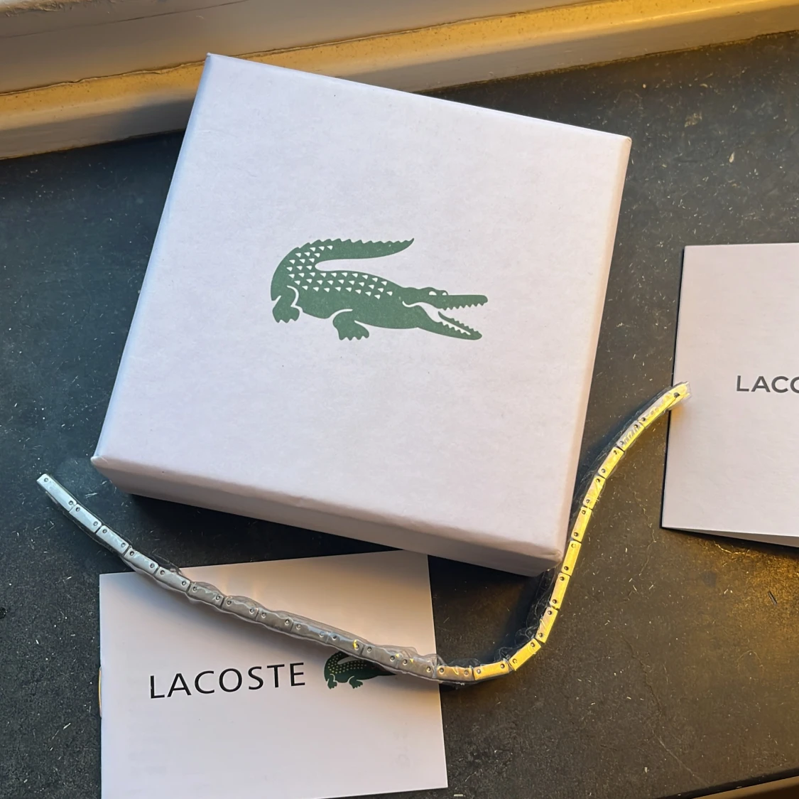Silverfärgad armbandsklocka från Lacoste - 4