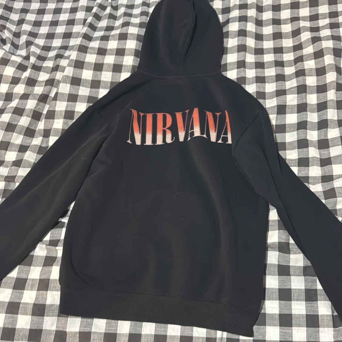 Svart Nirvana ”UNPLUGGED” hoodie - 1