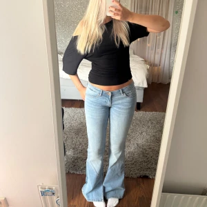 Lågmidjade only jeans  - Supersnygga lågmidjade jeans från only i strl 27/31