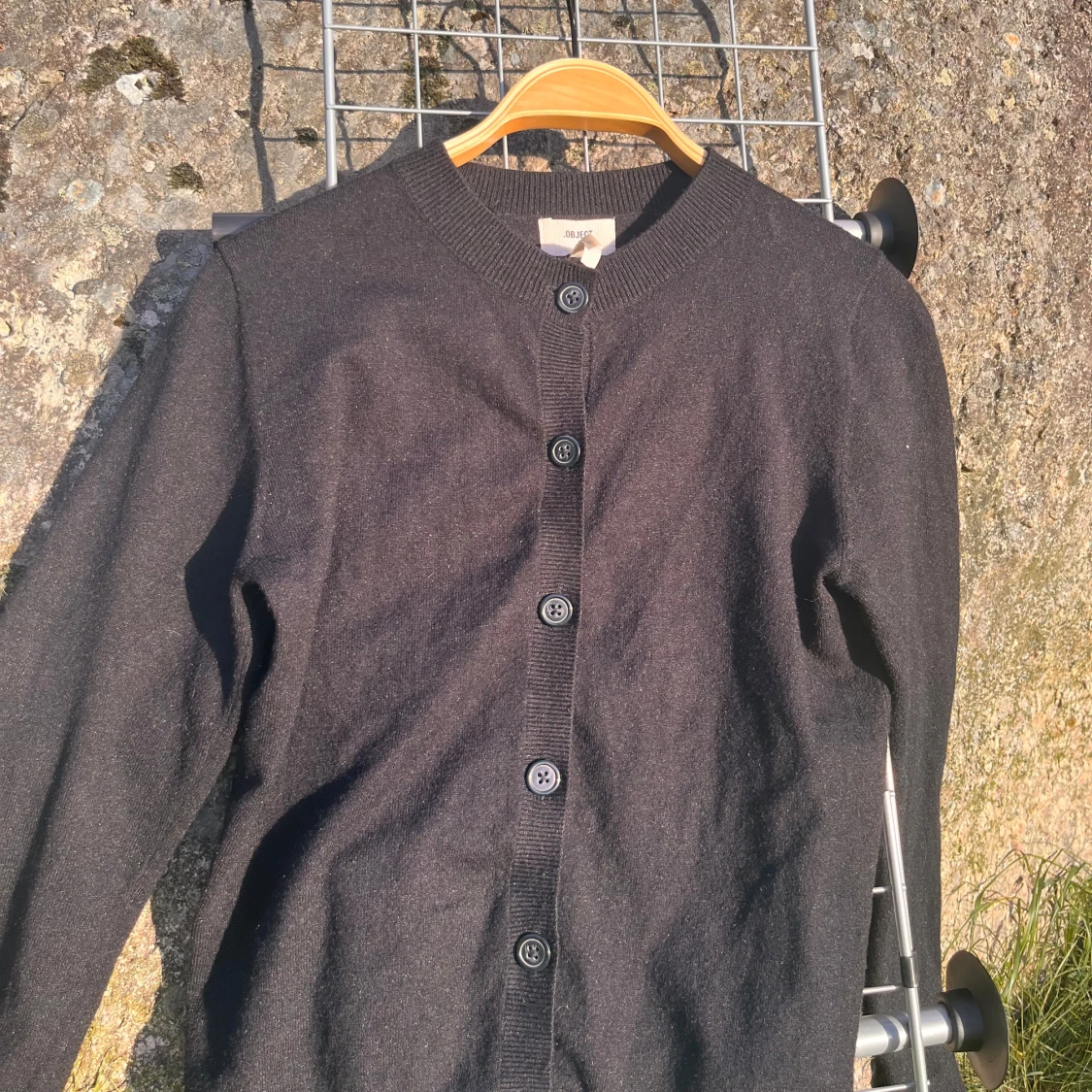 Svart stickad kofta från OBJECT – storlek S - 1