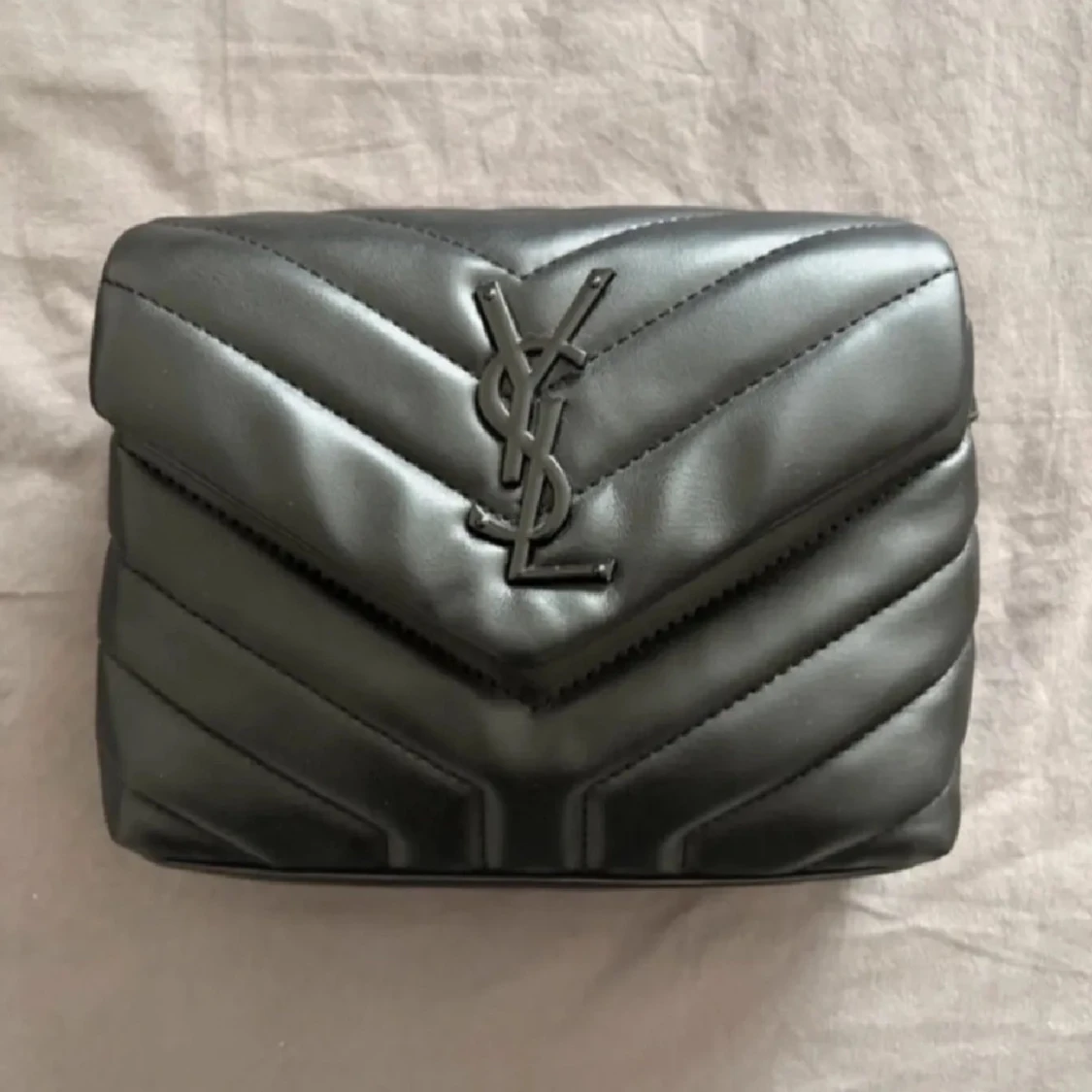 Svart quiltad axelväska från YSL - 1