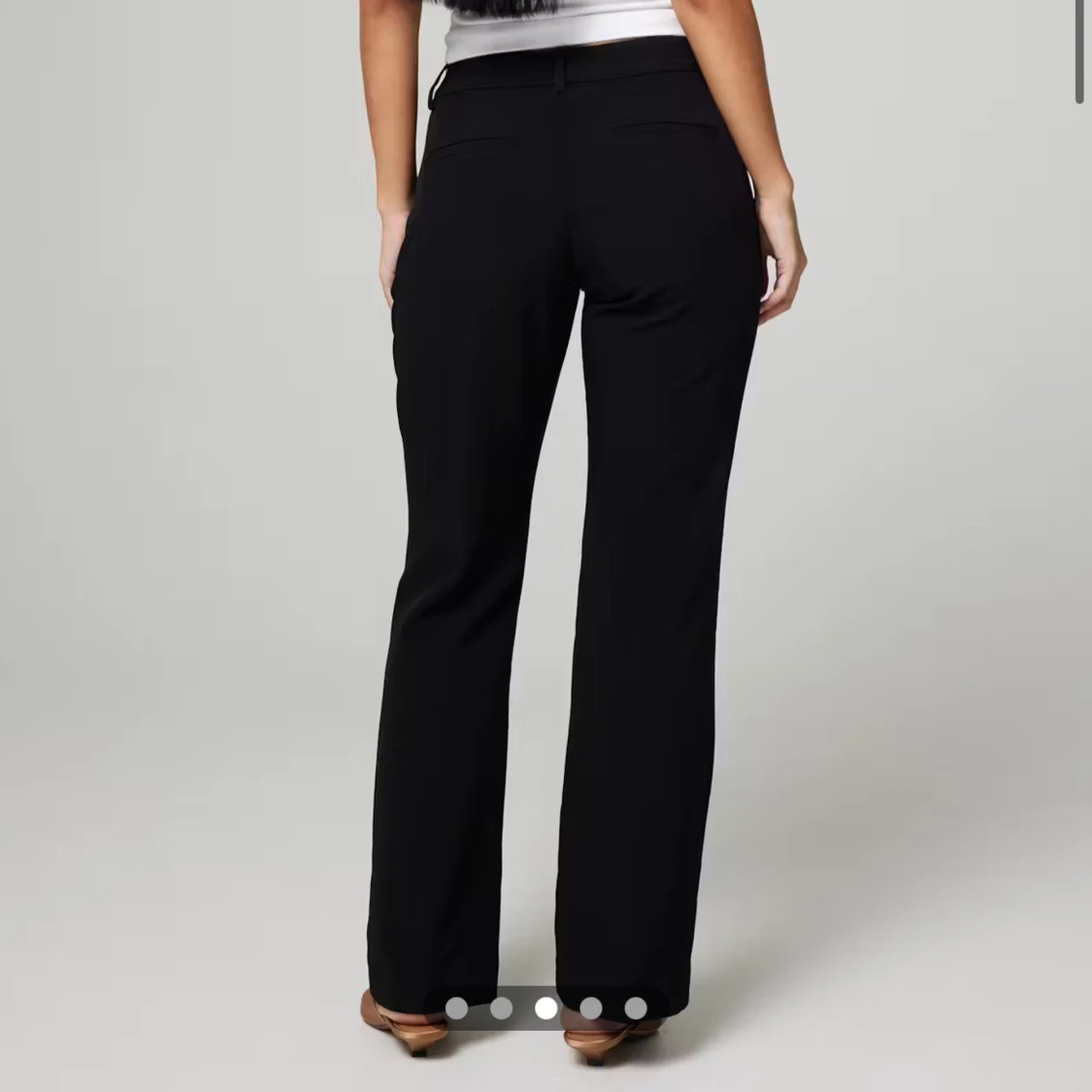 Vera PETTITE kostymbyxor från BikBok  - 3