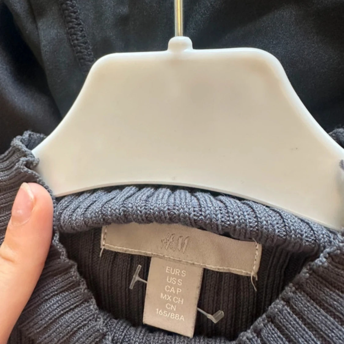 Mörkgrå ribbad långklänning H&M - 2