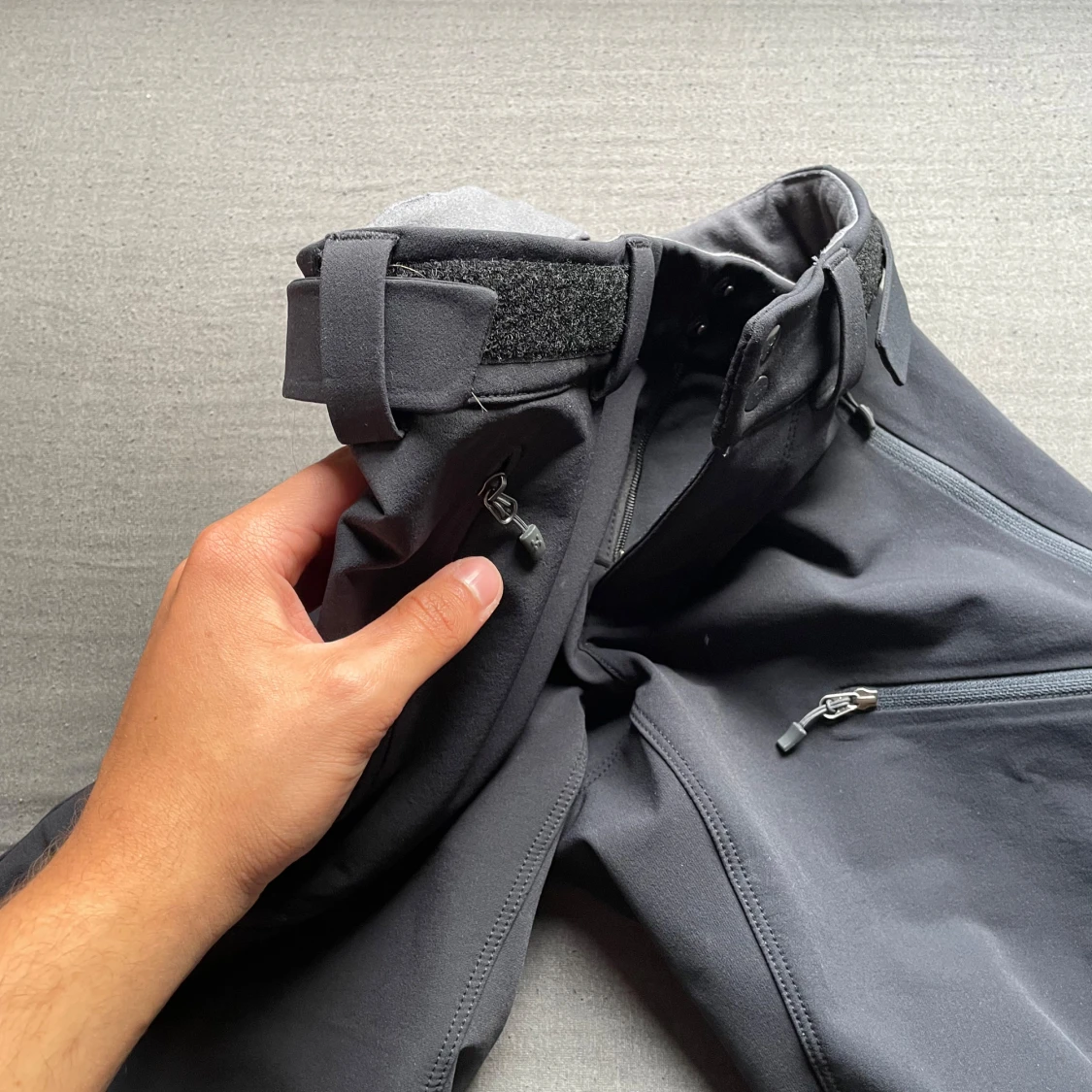 Svarta täckbyxor från Haglöfs - 2