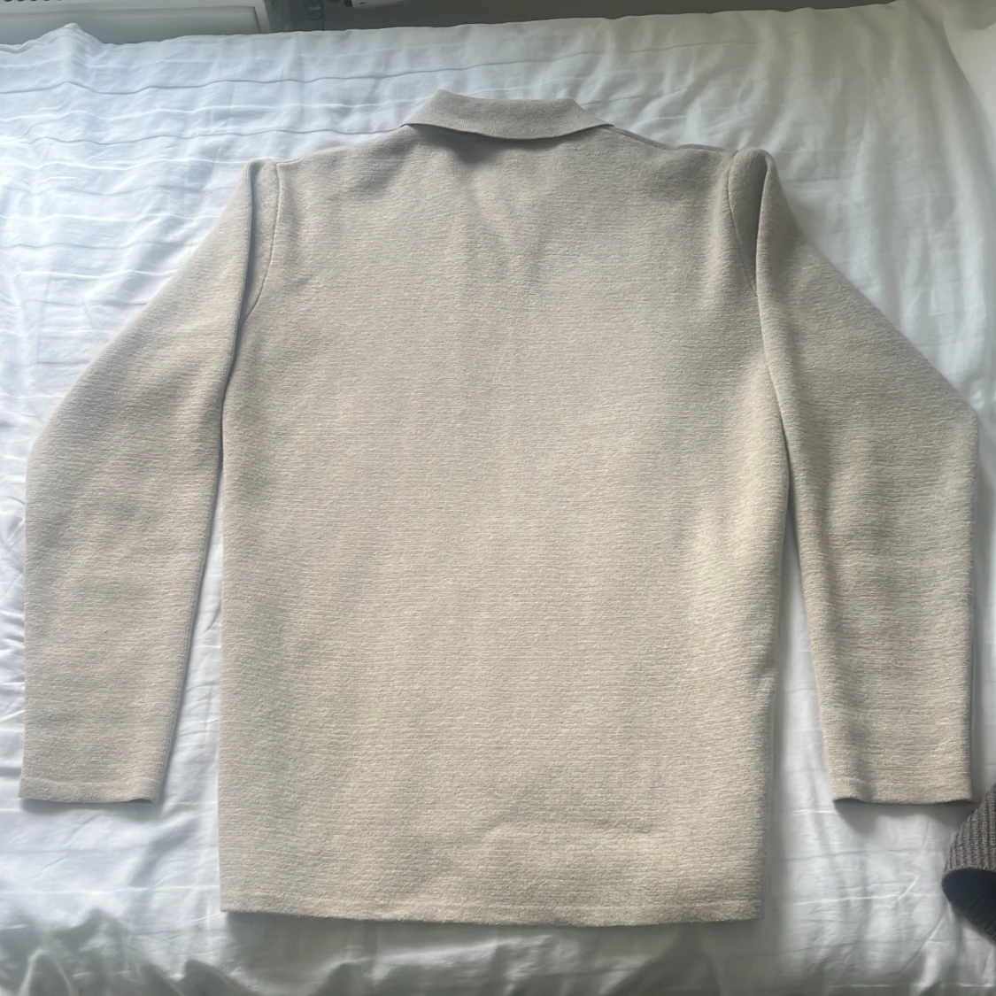 Beige stickad half zip från John Henric - 1