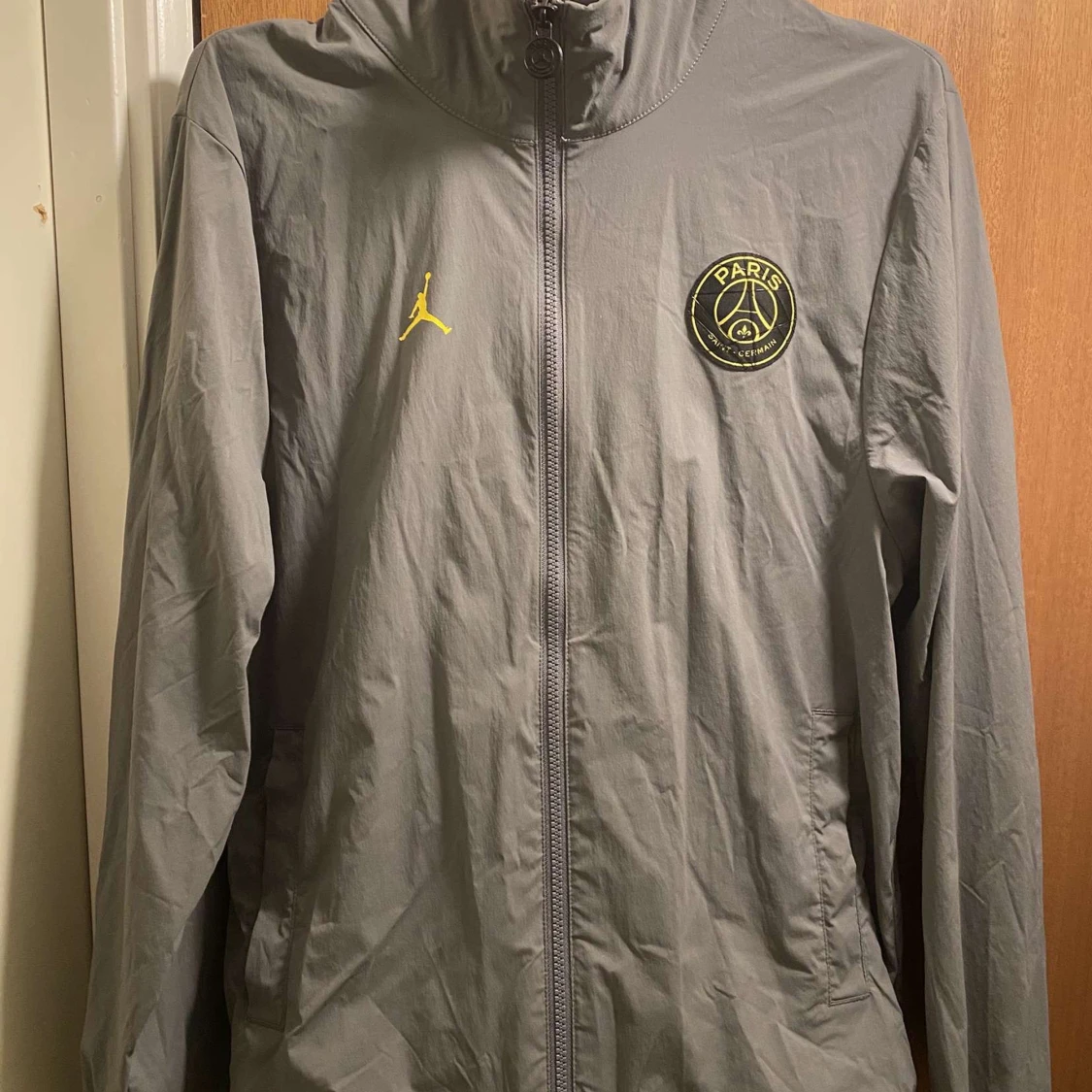 PSG x Jordan grå vindjacka