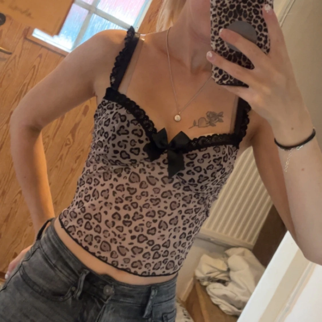 Leopardmönstrad topp med spets