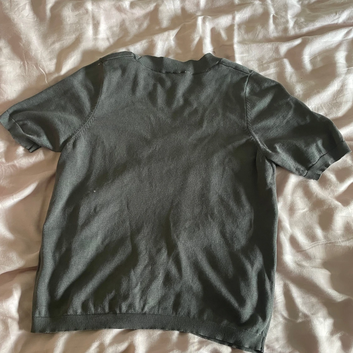 Mörkgrå stickad tröja - 2