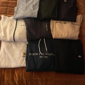 Mix av tröjor från Sail Racing, Tommy Hilfiger m.fl. - Arket tröjor där uppe-200kr sail racing-300kr. Dr andra kan diskuteras. Pris på allt kan diskuteras vid snabbt köp.