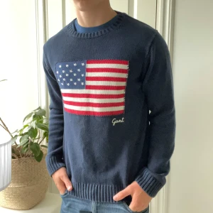 Gant usa tröja stickad - Gant usa tröja storlek S. Sjukt najs! Passar bra på mig som är 180,75 kg. Kom med frågor! 