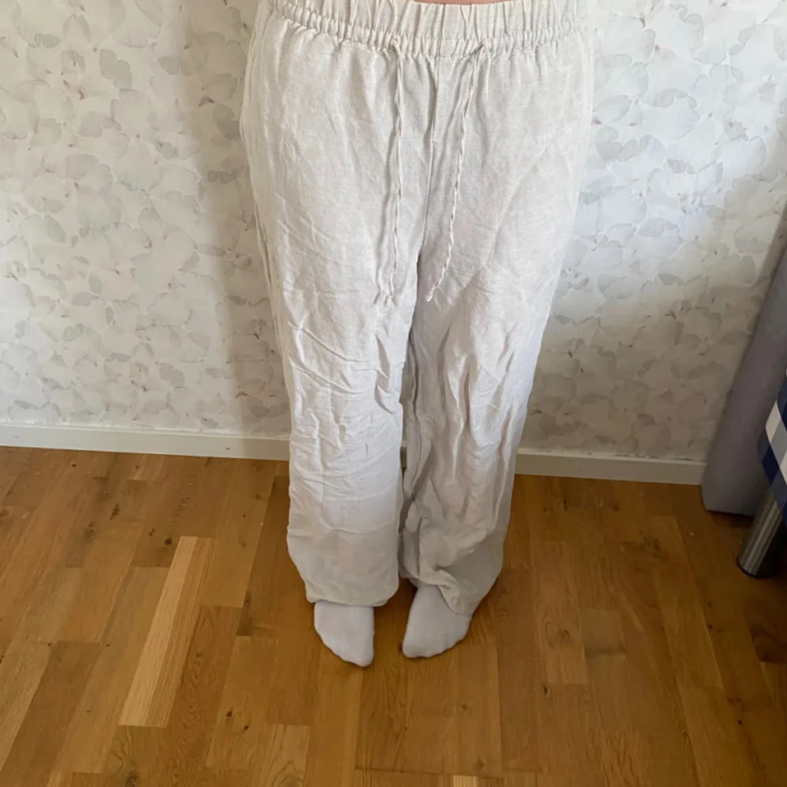 Ljusbeige linnebyxor med resårmidja XS - 1