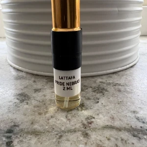 Lattafa Pride Nebras  - Lattafa Pride Nebras, 2 ml. Sprayfunktion. Endast testsprutad.