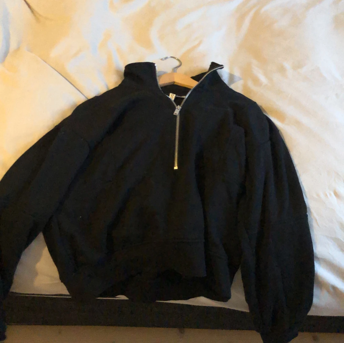 Svart halvzip sweatshirt från H&M - 1