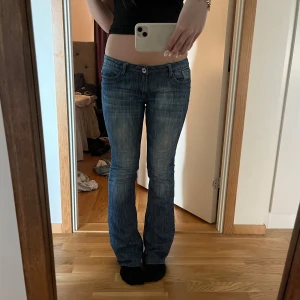 Bootcut jeans - Nästan som nya i skicket , passar mig som 168 strl 31/S och lågmidjade💞💞