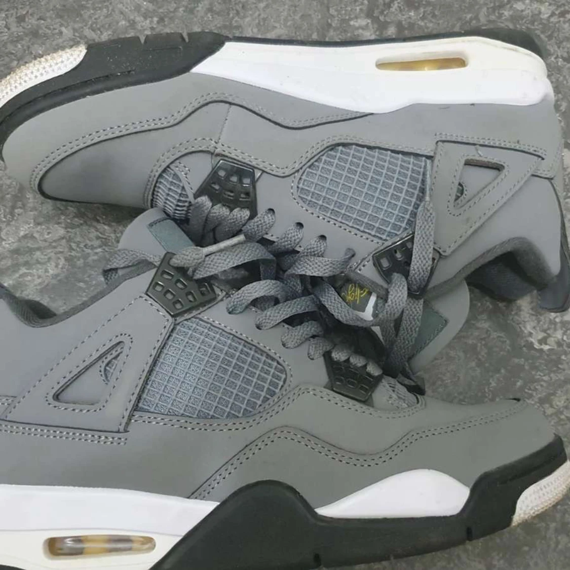 Gråa Nike Air Jordans sneakers