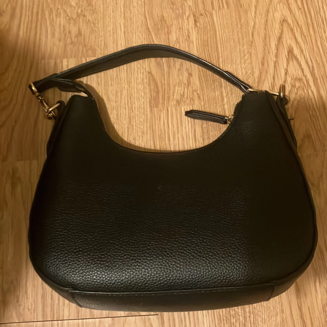 Svart handväska från Valentino - 1