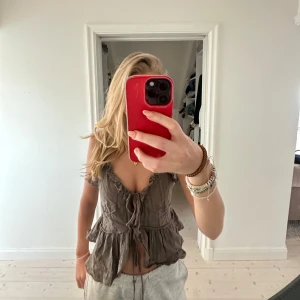 Zara topp - En väldigt lös topp men fin! Har använt en gång! Storlek S! ❤️