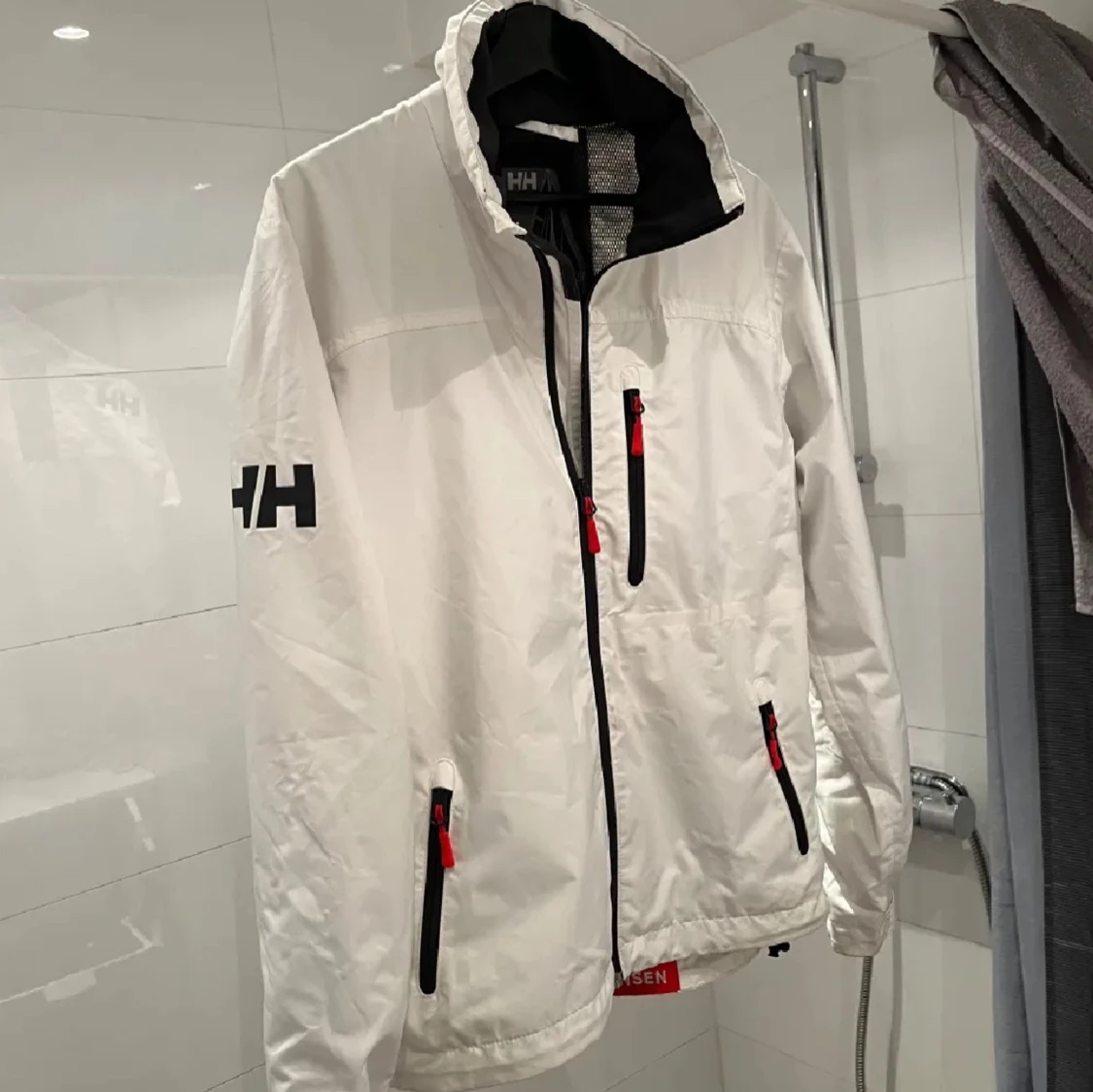 Vit Helly hansen vindjacka  - 2