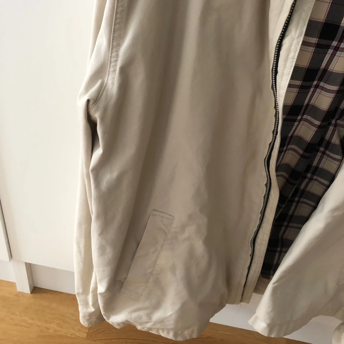 Beige jacka från Tommy Hilfiger - 2