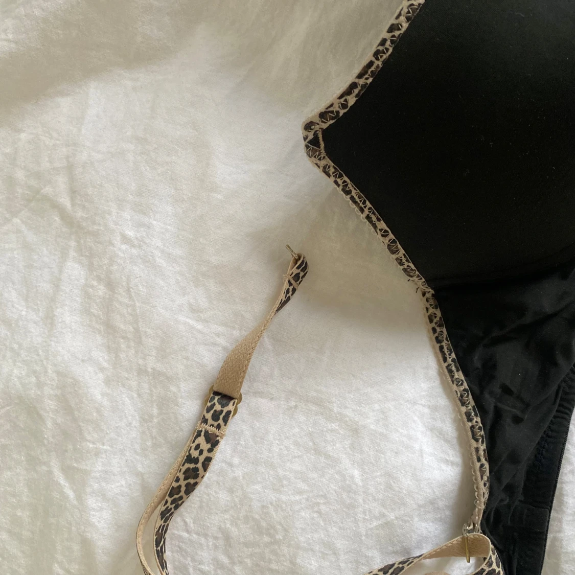 Svart bh med leopardmönstrade detaljer från H&M - 3